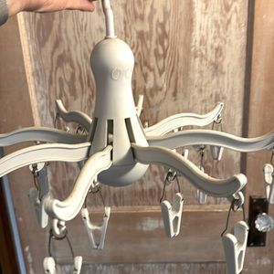 Octopus drying rack